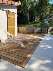 Inspiration Terrasse : Comment un duo de passionnés a créé une superbe plage de piscine avec la terrasse Pin de Gascogne Bois