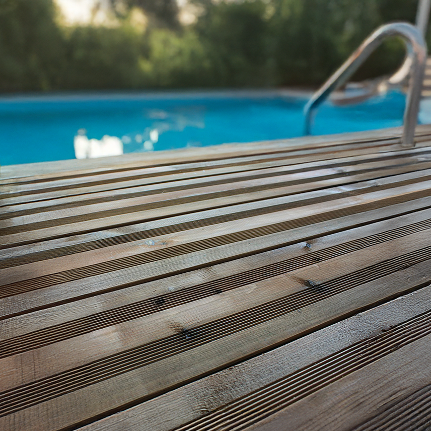 Lame Terrasse Pin Maritime Noueux Striée Plat 2 faces 22x145x2400 mm Classe 4 Brun