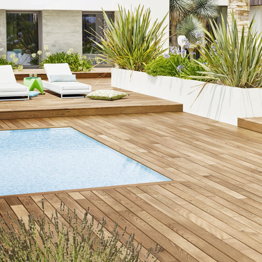 Lame Terrasse Pin Maritime Aboutée Petits Nœuds Lisse 2 faces 27x145x3000 mm Classe 4 Brun