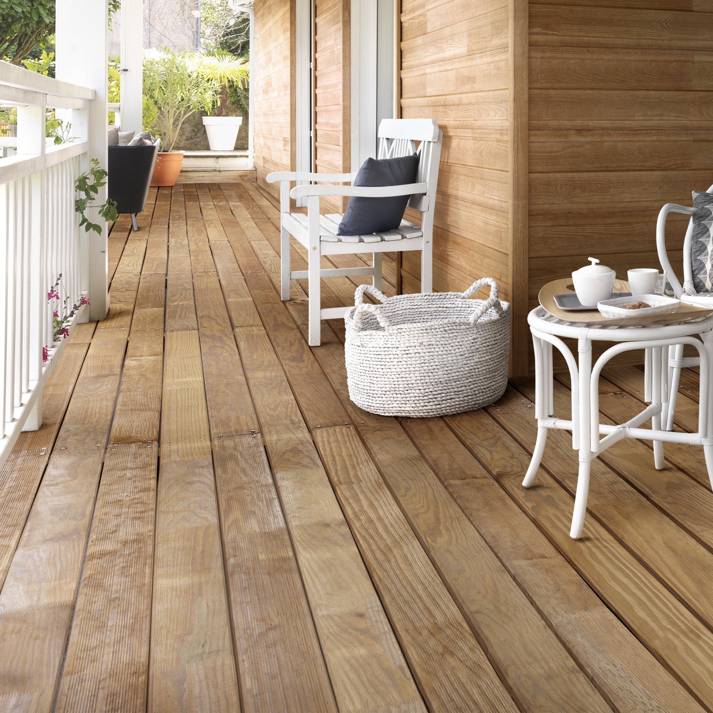 Lame Terrasse Pin Maritime Aboutée Petits Nœuds Lisse 2 faces 27x145x3000 mm Classe 4 Brun